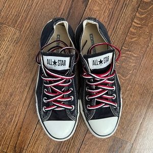 Black Converse Women Sz. 7 / Men Sz. 5